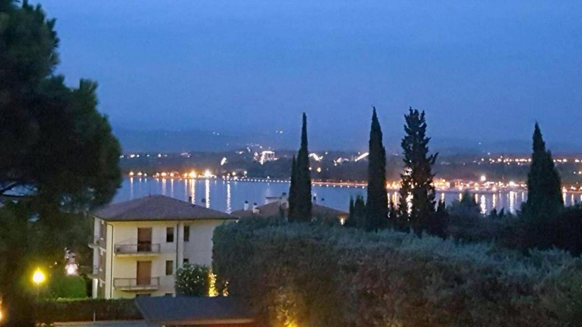 Appartamento Peschiera Пескьера-дель-Гарда Экстерьер фото